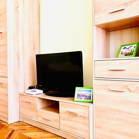 Apartment Near Opera On Horodotska 11 Lwów Zewnętrze zdjęcie
