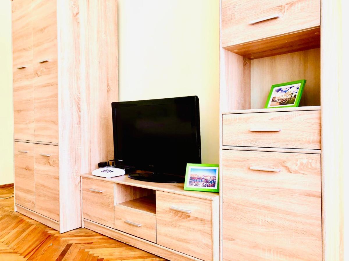 Apartment Near Opera On Horodotska 11 Lwów Zewnętrze zdjęcie