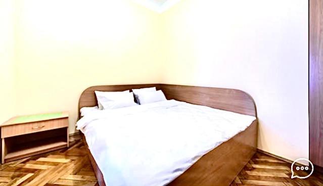 Apartment Near Opera On Horodotska 11 Lwów Zewnętrze zdjęcie